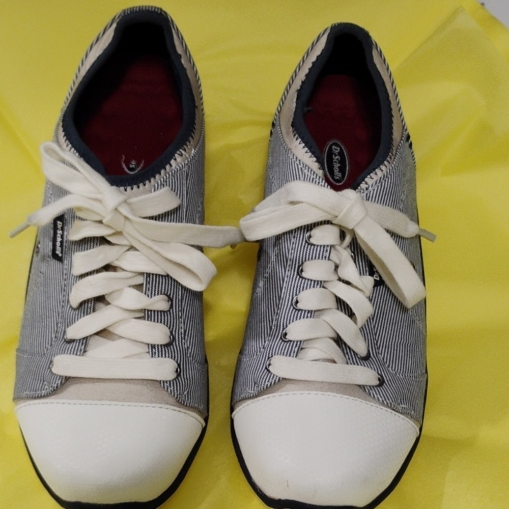 Dr Scholl's Stylish  Striped Sneakers - White and Blue 8.5 EUC